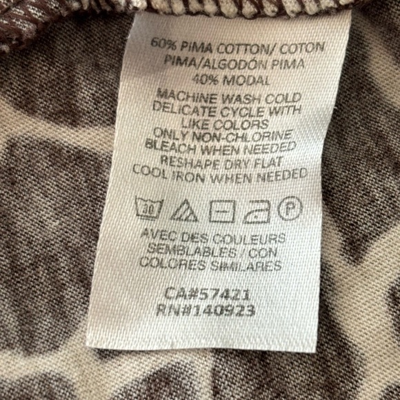 ANN TAYLOR Factory top, brown animal print, flutter sleeves. Waist seam, gathers - Picture 5 of 7